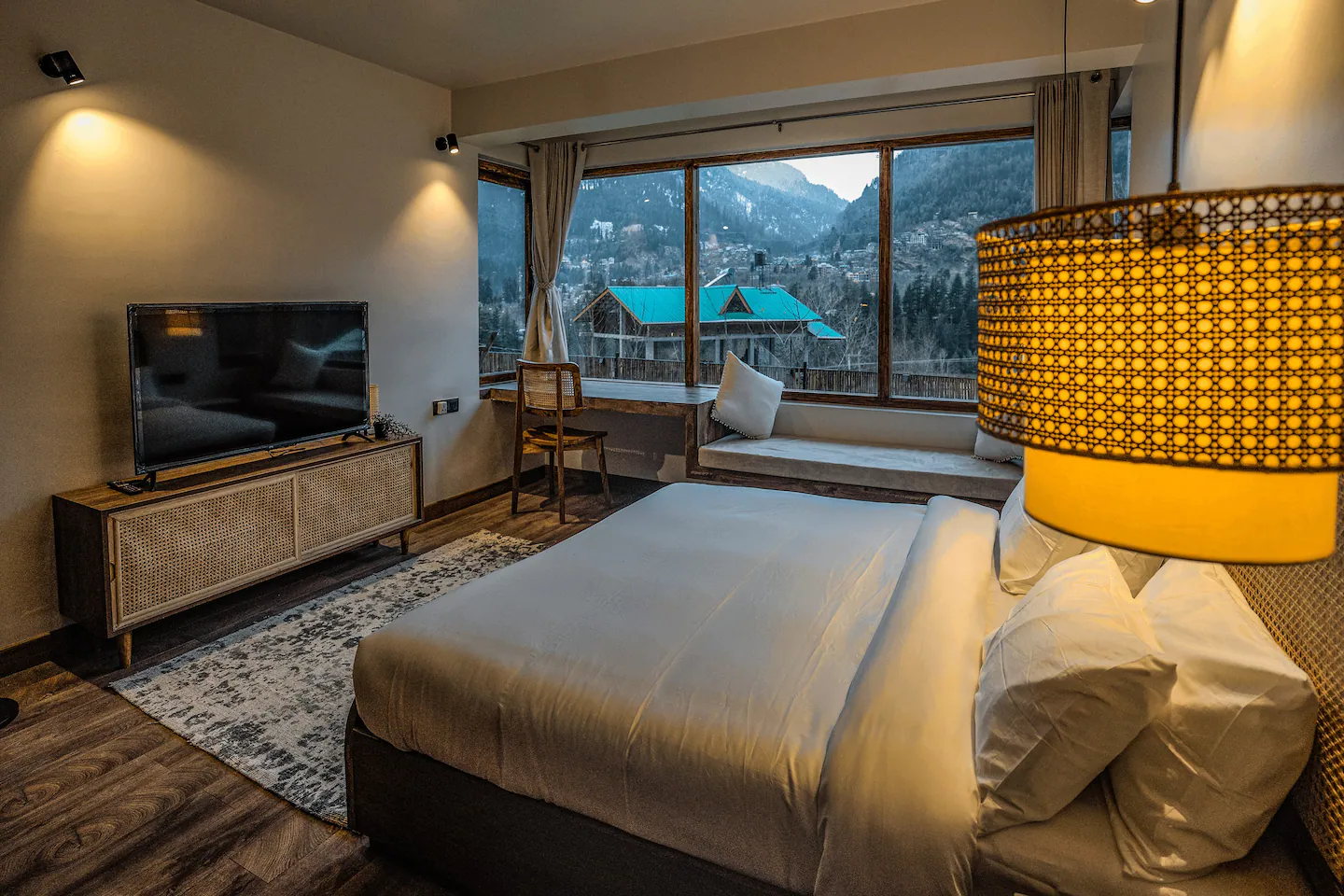 1b11fb53-005c-4f69-8f13-4d19dae05e82